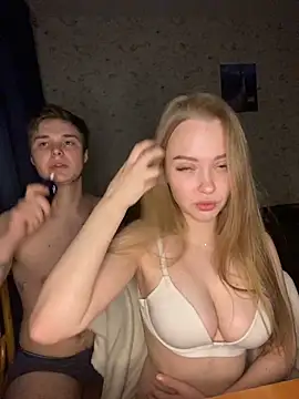 Snapshot of Family-Mm1 chatting on December 2024 01:46:01 AM Family-Mm1 online show from December 2024 01:46:01 AM