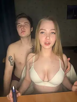 Snapshot of Family-Mm1 chatting on December 2024 09:27:01 PM Family-Mm1 online show from December 2024 09:27:01 PM