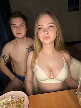 Snapshot of Family-Mm1 chatting on December 2024 07:51:01 PM Family-Mm1 online show from December 2024 07:51:01 PM