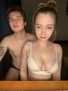 Snapshot of Family-Mm1 chatting on January 2025 10:45:01 PM Family-Mm1 online show from January 2025 10:45:01 PM