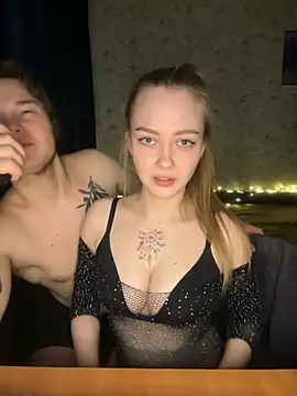 Snapshot of Family-Mm1 chatting on March 2025 04:02:02 AM Family-Mm1 online show from March 2025 04:02:02 AM