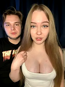 Snapshot of Family-Mm1 chatting on January 2026 05:54:02 AM Family-Mm1 online show from January 2026 05:54:02 AM