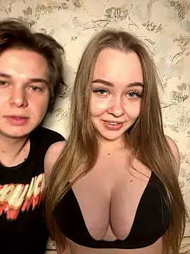 Snapshot of Family-Mm1 chatting on January 2026 11:15:02 AM Family-Mm1 online show from January 2026 11:15:02 AM