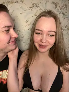 Snapshot of Family-Mm1 chatting on January 2026 08:19:01 AM Family-Mm1 online show from January 2026 08:19:01 AM