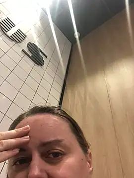 Meliss Official9 online show from February 2026 06:18:02 AM