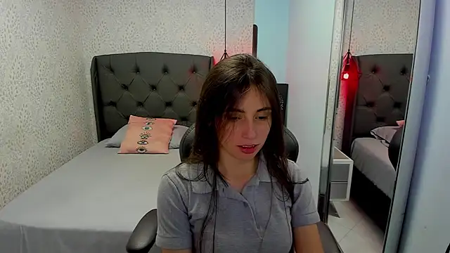 MAGNOLEROY online show from September 2025 12:52:01 PM