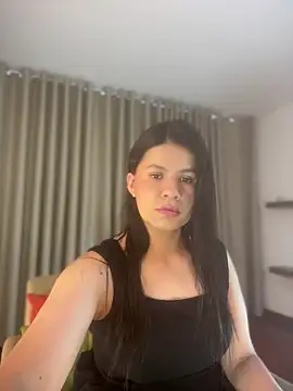 Snapshot of Alice_Biel chatting on June 2026 01:10:02 PM Alice Biel online show from June 2026 01:10:02 PM