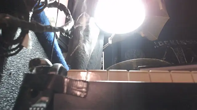 DREAMZ420 online show from November 2025 06:37:02 AM