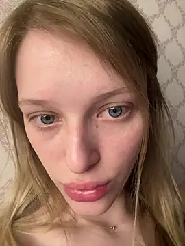 Snapshot of Evvie_Summn1 chatting on April 2026 02:31:01 PM Evvie Summn1 online show from April 2026 02:31:01 PM