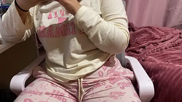 hannahcdmx online show from November 2025 09:35:01 PM