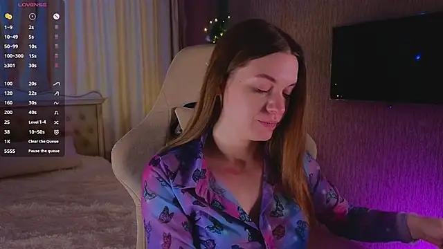 Lovella Lips online show from December 2024 10:32:01 AM