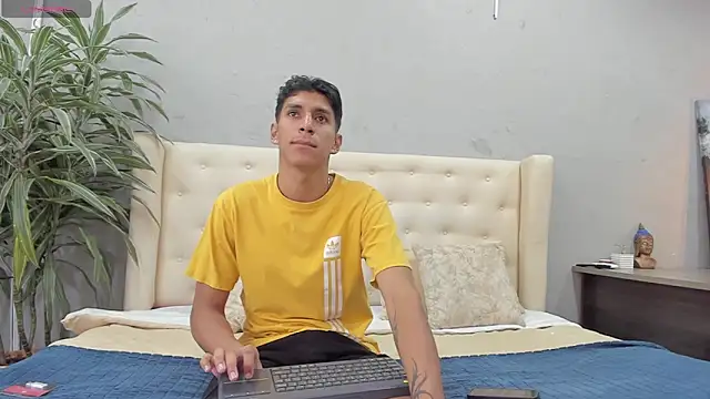 kieran derek online show from September 2025 03:33:02 AM