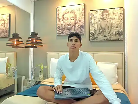 kieran derek online show from October 2025 03:31:01 AM