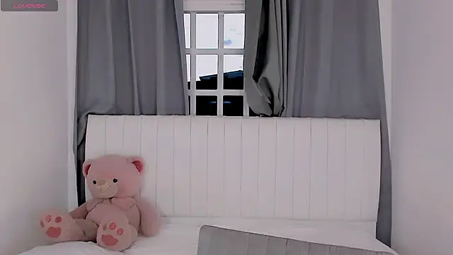 gatitavenecis online show from September 2025 10:48:01 AM