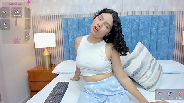 pretty sunlight  online show from October 2025 01:39:02 AM