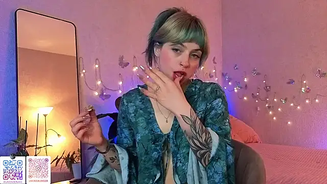 Snapshot of lavenderluxe chatting on June 2026 07:04:02 PM lavenderluxe online show from June 2026 07:04:02 PM