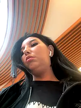 Snapshot of Tisha_Busty chatting on October 2025 10:52:02 AM Tisha Busty online show from October 2025 10:52:02 AM