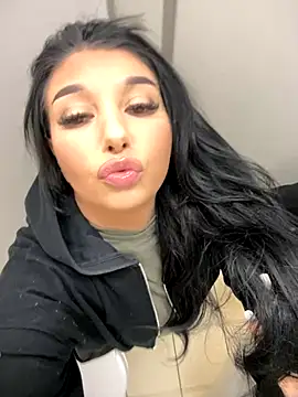 Snapshot of Tisha_Busty chatting on January 2026 12:42:01 PM Tisha Busty online show from January 2026 12:42:01 PM