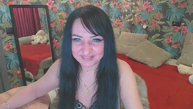 Snapshot of SusanLaNice chatting on December 2024 07:43:02 PM SusanLaNice online show from December 2024 07:43:02 PM