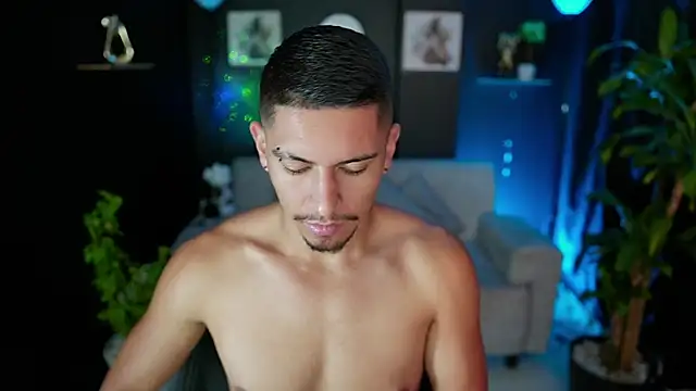 Aaronfox x online show from November 2025 01:22:02 PM