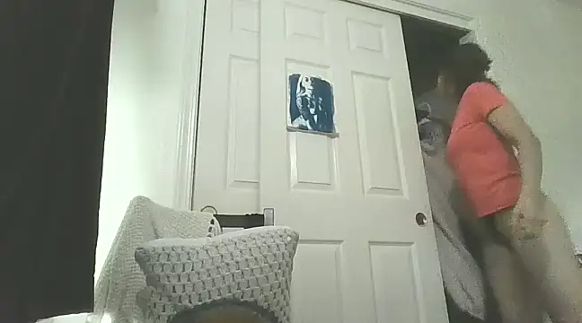 Snapshot of PompasPurpleriver chatting on December 2024 11:05:01 PM PompasPurpleriver online show from December 2024 11:05:01 PM