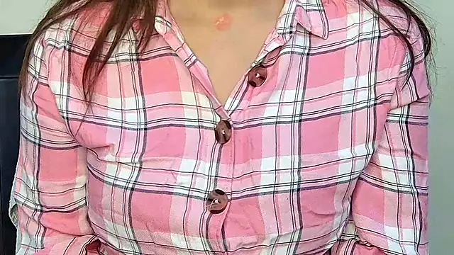 Snapshot of MIss-Naina chatting on November 2025 08:02:01 AM MIss-Naina online show from November 2025 08:02:01 AM