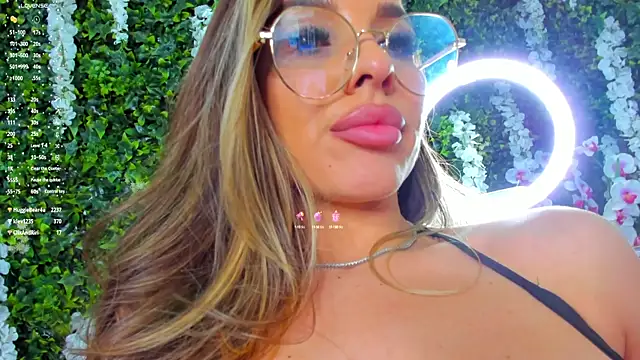 Snapshot of VivienCarter chatting on December 2024 08:58:02 AM VivienCarter online show from December 2024 08:58:02 AM