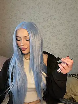 madelinexx online show from February 2026 12:01:02 PM