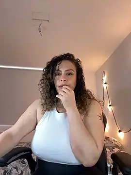 Elizabeth Dupont online show from November 2025 05:15:01 PM