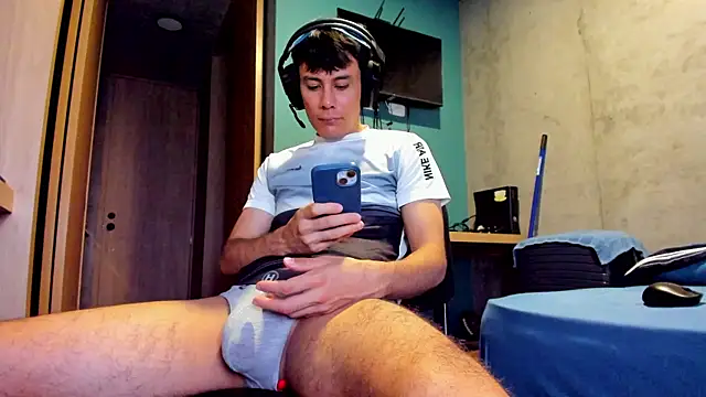 Snapshot of Huge_latin_cock chatting on June 2026 11:04:02 PM Huge latin cock online show from June 2026 11:04:02 PM