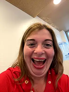 Snapshot of Lombada chatting on September 2025 08:29:02 AM Lombada online show from September 2025 08:29:02 AM