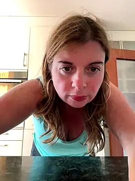 Snapshot of Lombada chatting on October 2025 02:13:01 PM Lombada online show from October 2025 02:13:01 PM