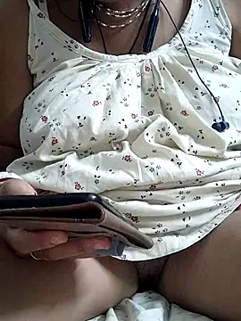 Snapshot of miss-Riy chatting on June 2026 05:14:02 PM miss-Riy online show from June 2026 05:14:02 PM