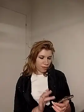 EvaRush online show from December 2025 08:50:02 PM