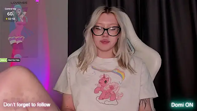 Snapshot of takeyourmolly chatting on December 2024 05:10:02 PM takeyourmolly online show from December 2024 05:10:02 PM