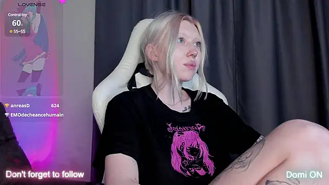 Snapshot of takeyourmolly chatting on January 2025 04:11:01 PM takeyourmolly online show from January 2025 04:11:01 PM