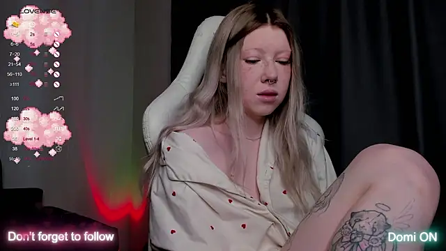 Snapshot of takeyourmolly chatting on March 2026 11:37:02 AM takeyourmolly online show from March 2026 11:37:02 AM