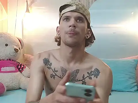 tylor boy online show from November 2025 05:58:02 PM