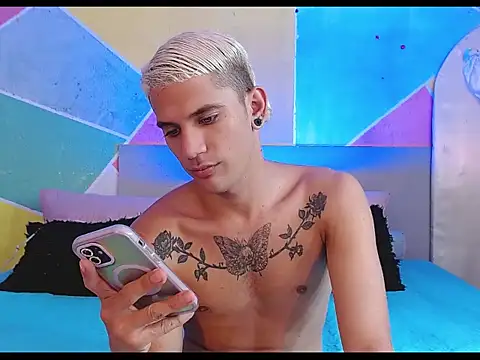 tylor boy online show from March 2026 10:06:01 PM