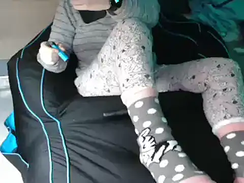 Snapshot of LaRa_forU chatting on December 2024 10:56:02 PM LaRa forU online show from December 2024 10:56:02 PM