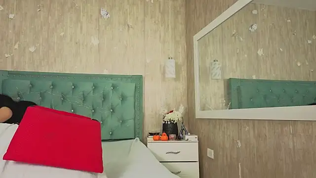 Marcelaa fox online show from November 2025 07:24:02 PM