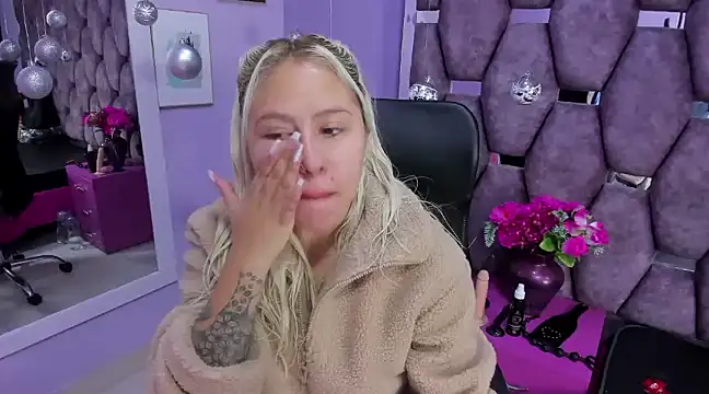 ConstansBlonde online show from December 2024 01:28:02 PM