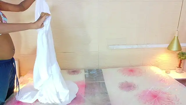 Chocolatte bar online show from October 2025 02:03:02 PM