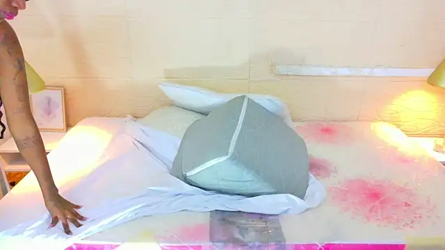 Chocolatte bar online show from February 2026 01:59:01 PM