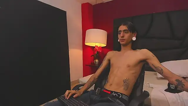 Snapshot of Matthew_Dixonn chatting on December 2024 06:19:02 AM Matthew Dixonn online show from December 2024 06:19:02 AM