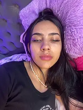 Snapshot of IsaValencia chatting on January 2025 11:02:02 PM IsaValencia online show from January 2025 11:02:02 PM