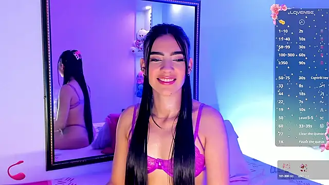 Snapshot of IsaValencia chatting on January 2025 01:42:02 PM IsaValencia online show from January 2025 01:42:02 PM