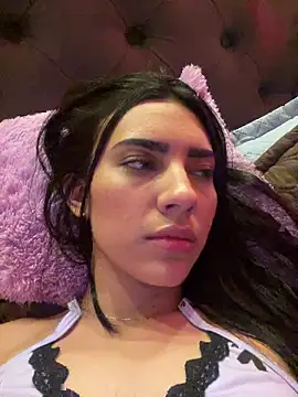 Snapshot of IsaValencia chatting on February 2025 04:37:02 AM IsaValencia online show from February 2025 04:37:02 AM