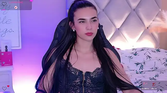 Snapshot of IsaValencia chatting on October 2025 12:22:01 AM IsaValencia online show from October 2025 12:22:01 AM