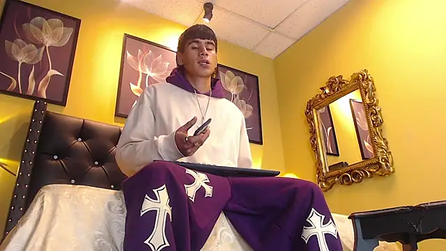 Snapshot of king_yer chatting on December 2025 04:10:01 AM king yer online show from December 2025 04:10:01 AM